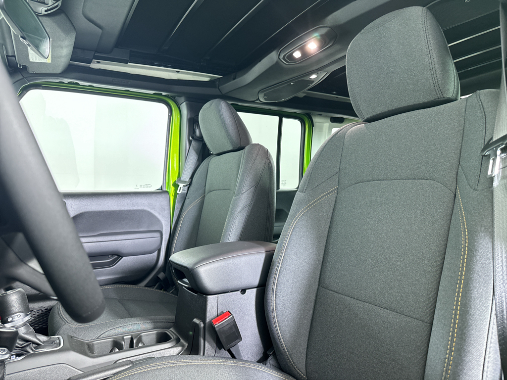 2025 Jeep Wrangler 4xe Sport S photo 4