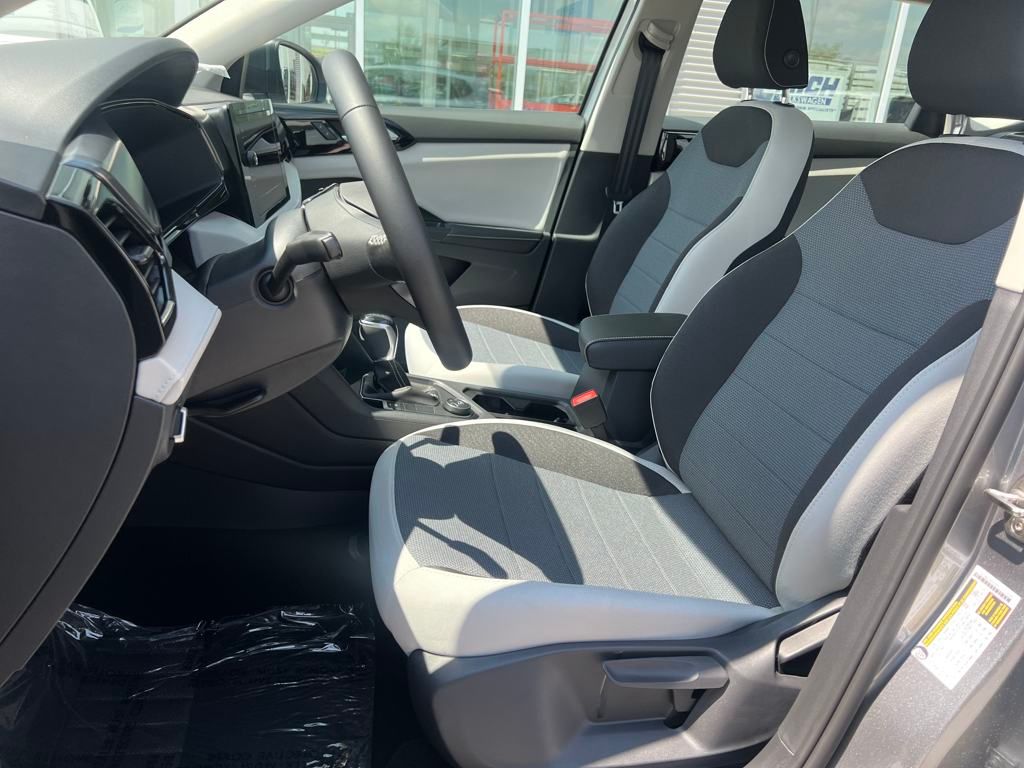 2025 Volkswagen Taos S photo 9