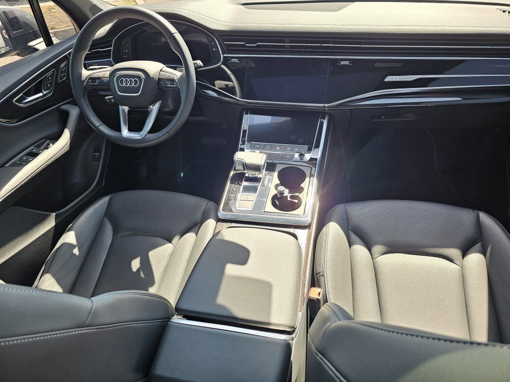 2025 Audi Q7 45 Premium Plus photo 20