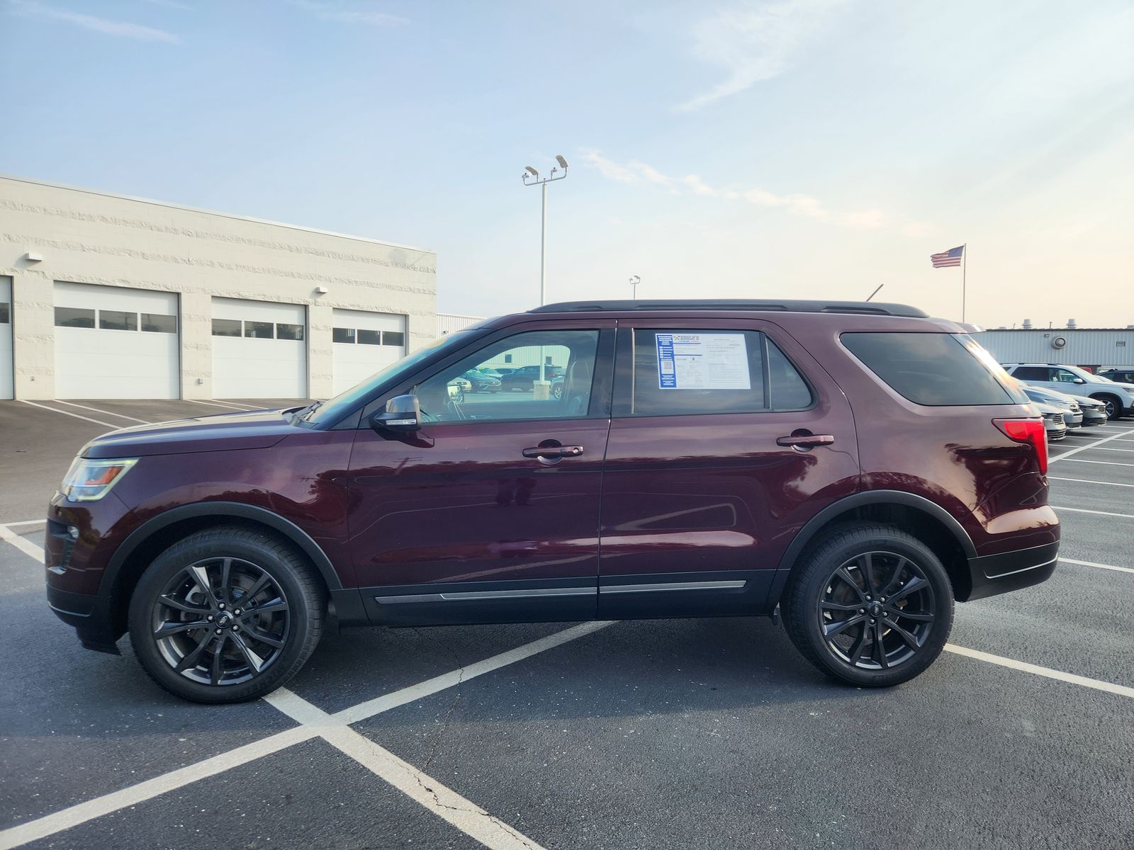 2018 Ford Explorer XLT photo 2