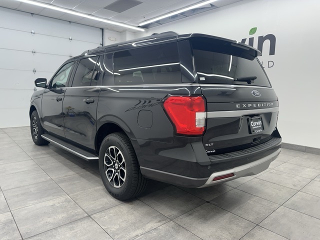 2022 Ford Expedition MAX XLT photo 2