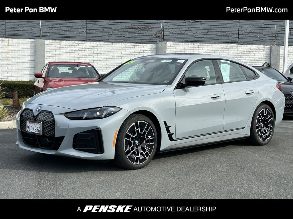 2025 BMW i4 40's photo