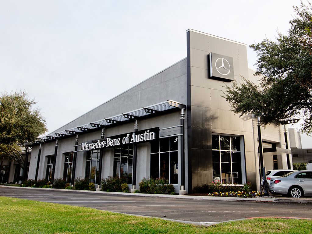 Used 2023 Toyota Corolla LE with VIN 5YFB4MDE1PP042848 for sale in Northfield, Minnesota