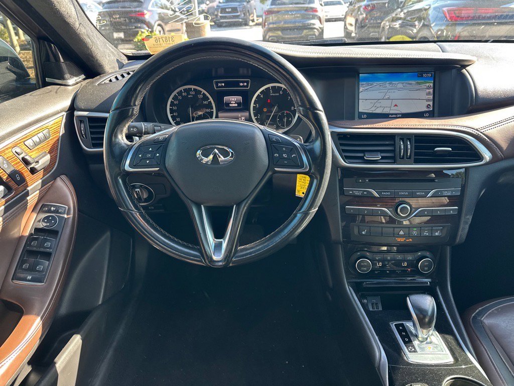 2017 Infiniti QX30 Premium photo 6