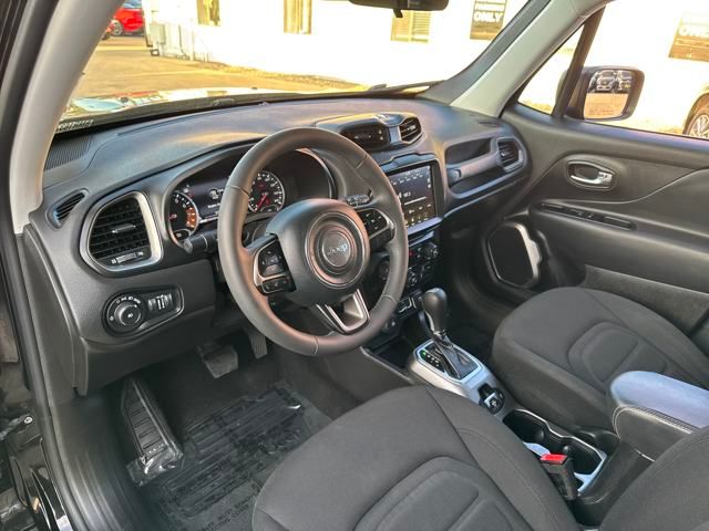 2022 Jeep Renegade Latitude photo 7