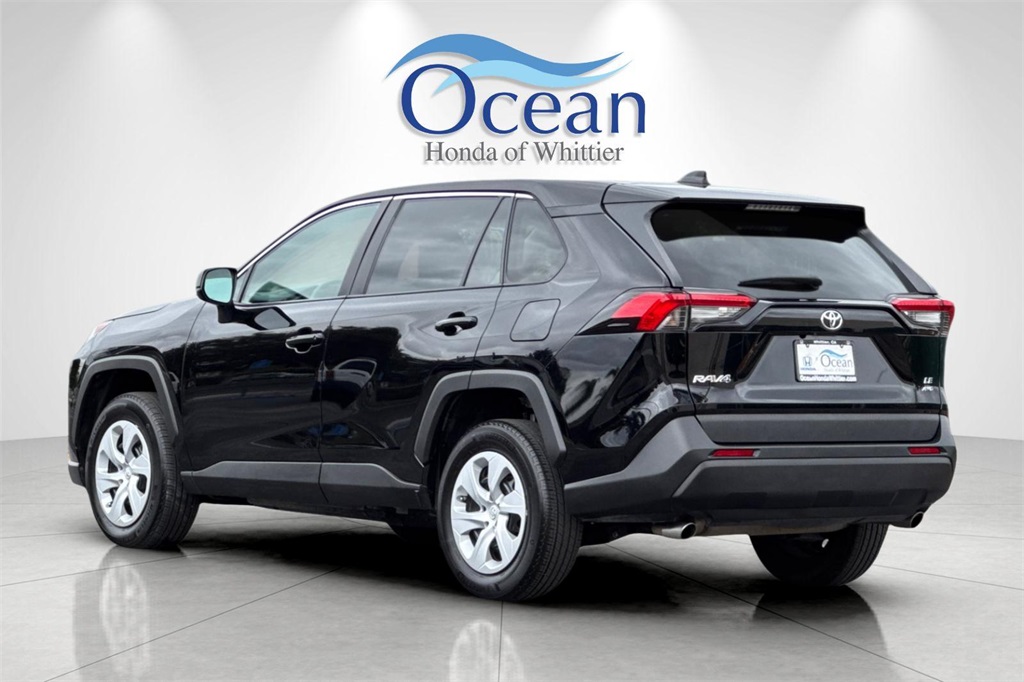2024 Toyota RAV4 LE photo 4