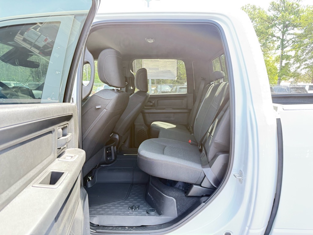 2025 Ram 2500 Tradesman photo 4