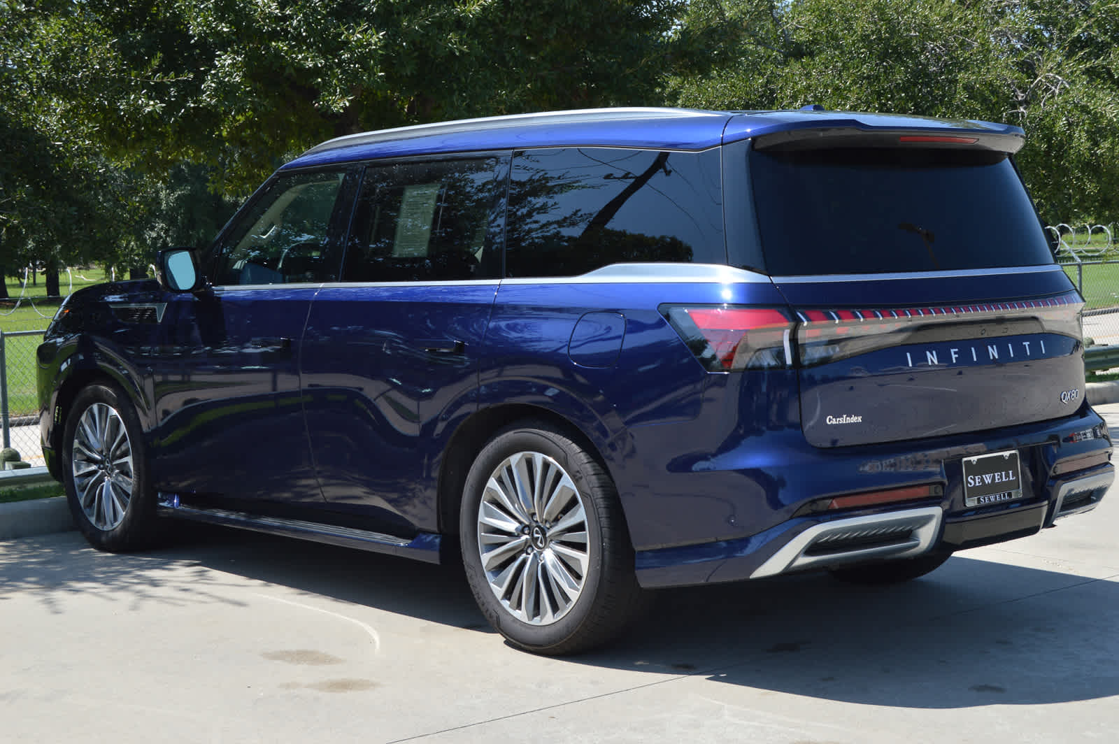 2025 Infiniti QX80 Luxe photo 6