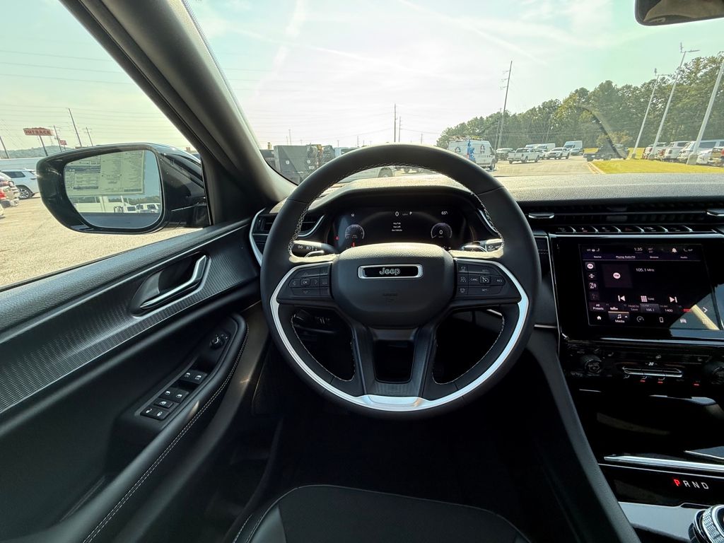 2025 Jeep Grand Cherokee Altitude X photo 13