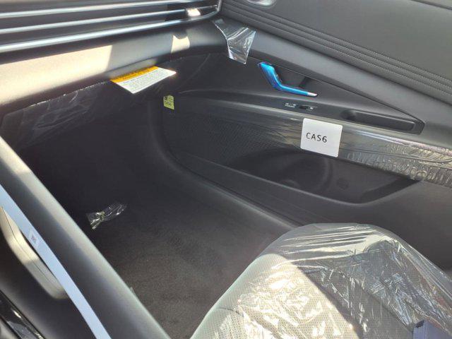 2025 Hyundai Elantra Limited photo 14