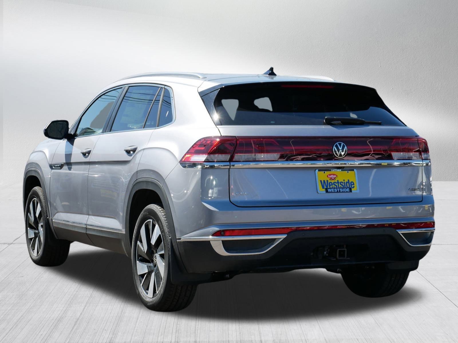 2025 Volkswagen Atlas Cross Sport SEL photo 2