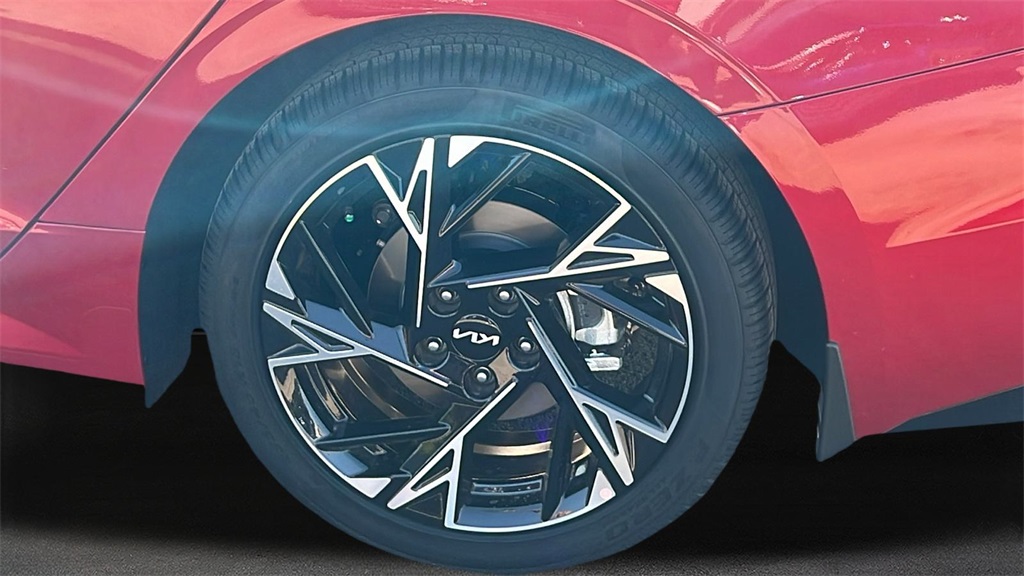 2025 Kia K5 GT-Line photo 10