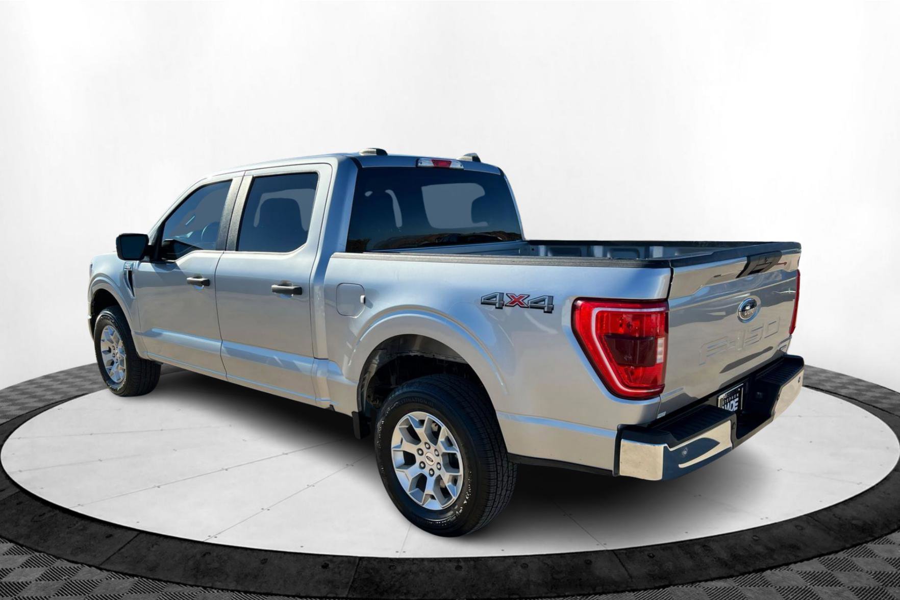 2023 Ford F-150 XLT photo 3