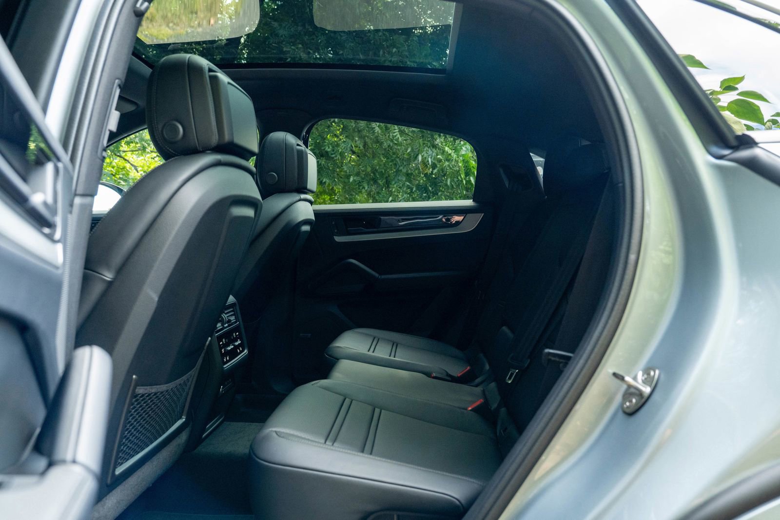 2026 Porsche Cayenne Base photo 31