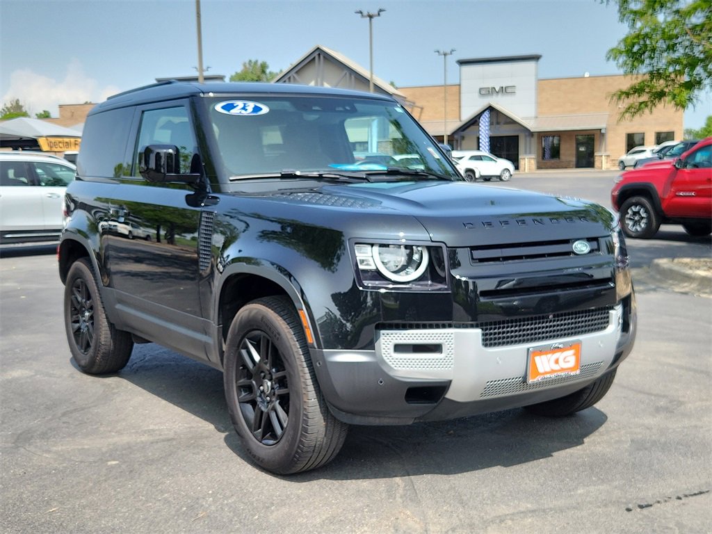 2023 Land Rover Defender S photo 2