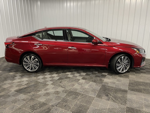 2023 Nissan Altima 2.5 SL photo 2