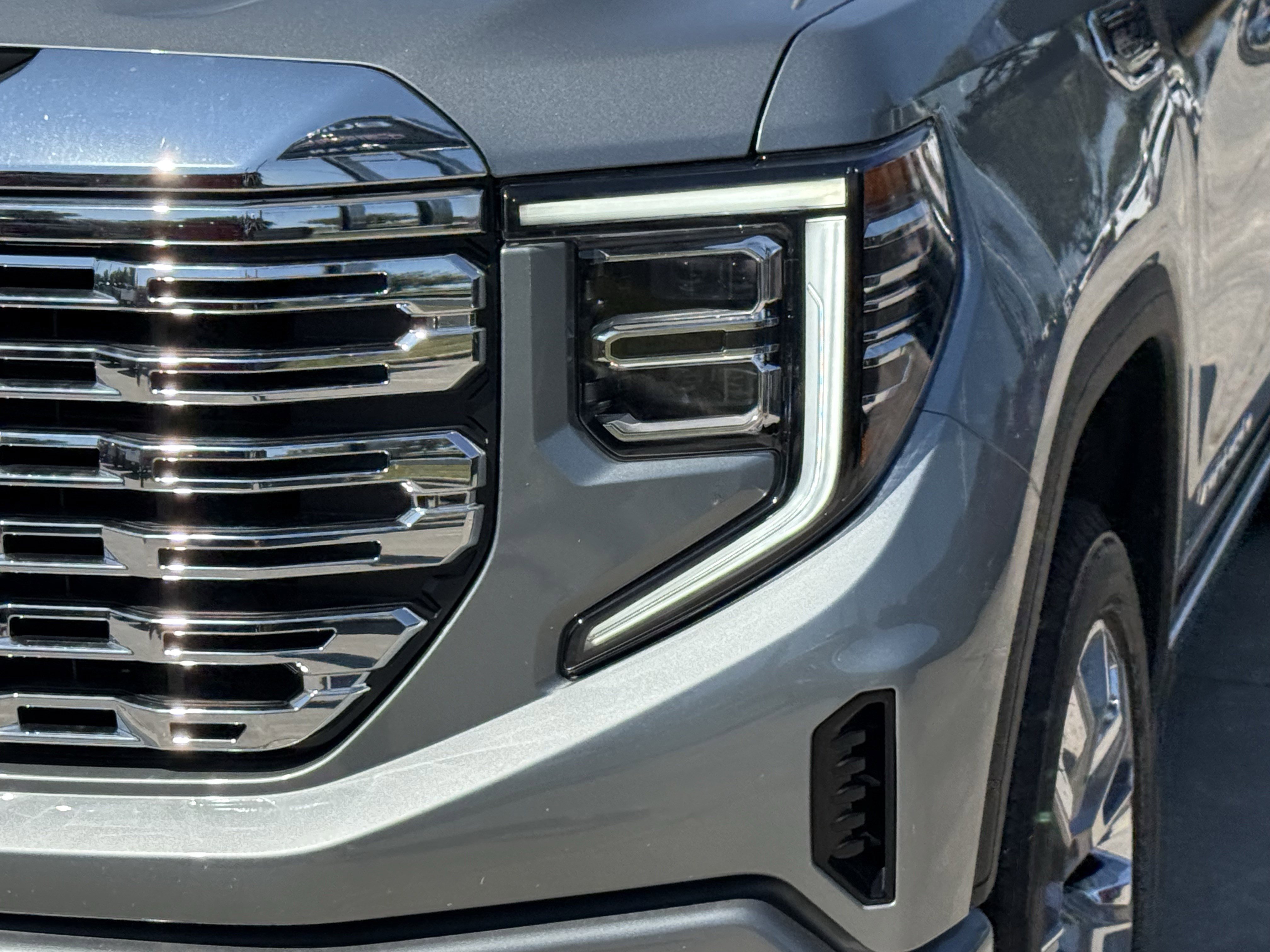 2025 Gmc Sierra 1500 Denali photo 2