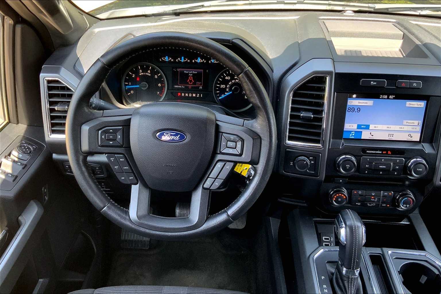 2017 Ford F-150 XLT Lariat photo 5
