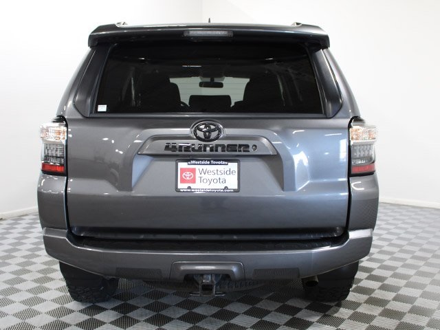 2019 Toyota 4Runner SR5 photo 4