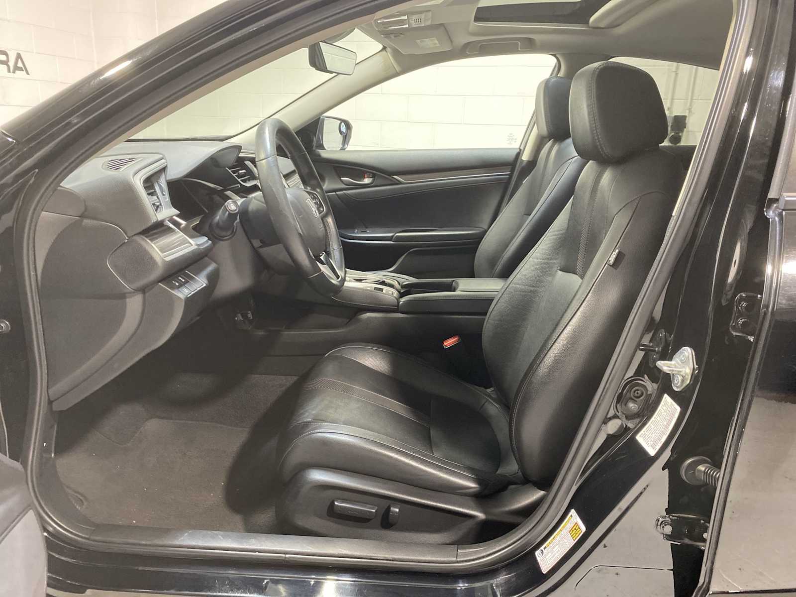 2020 Honda Civic EX-L photo 2