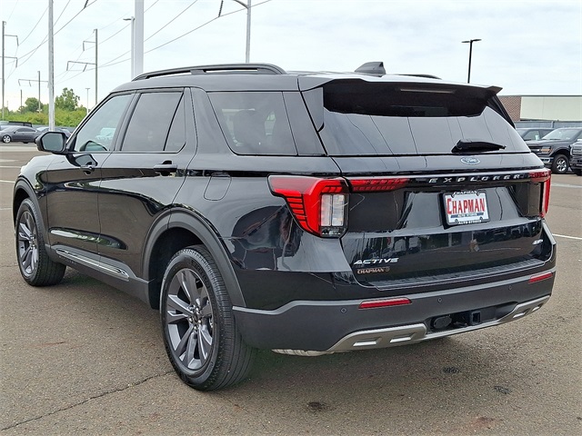 2025 Ford Explorer photo 3