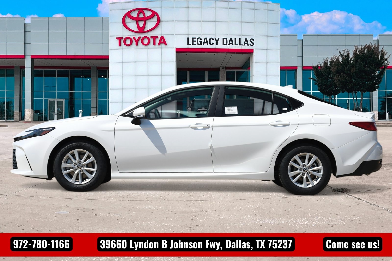 2026 Toyota Camry LE photo 3