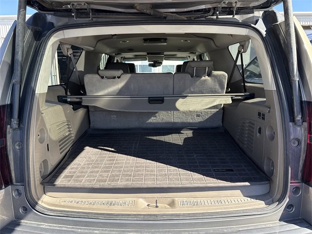 2018 Chevrolet Suburban LT photo 11