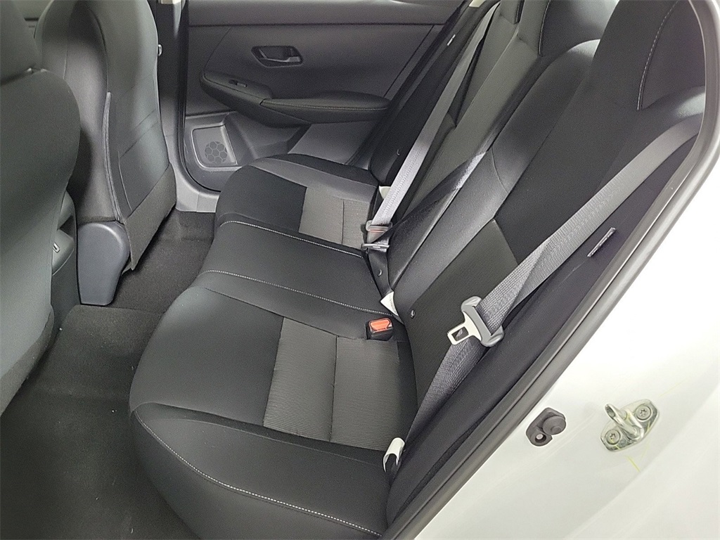 2025 Nissan Sentra SV photo 9