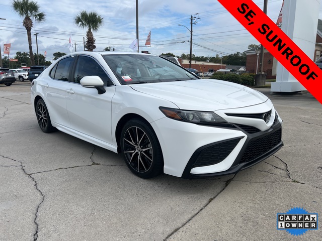 2024 Toyota Camry SE photo 3
