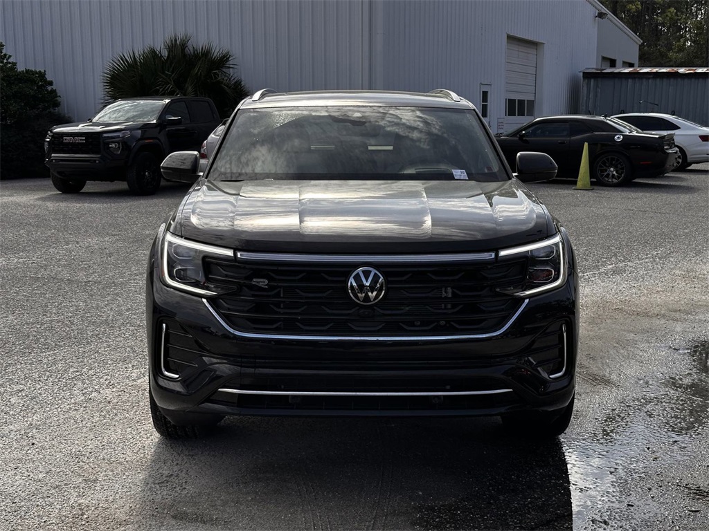 2025 Volkswagen Atlas Cross Sport SEL Premium R-Line photo 2