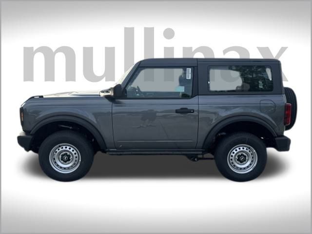 2025 Ford Bronco Base photo 2