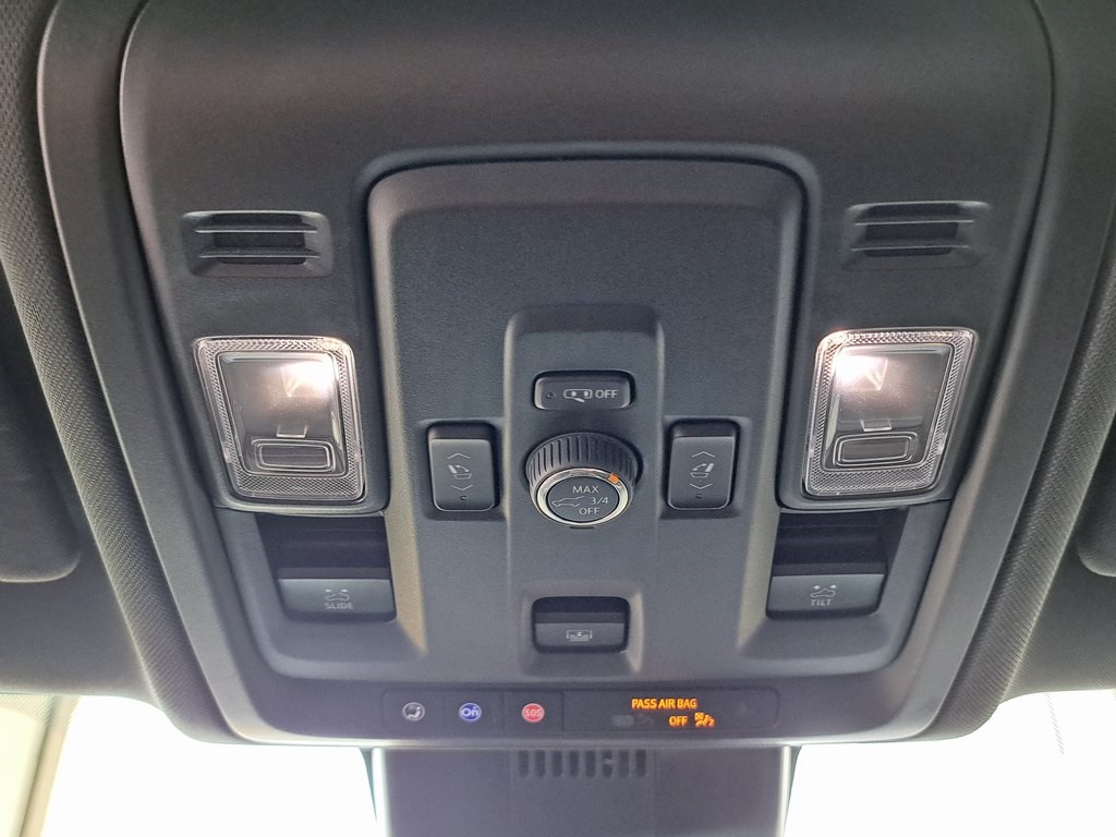 2025 Chevrolet Suburban RST photo 16