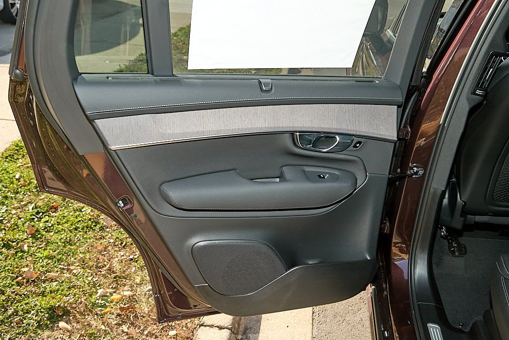 2026 VOLVO XC90 - Image 17