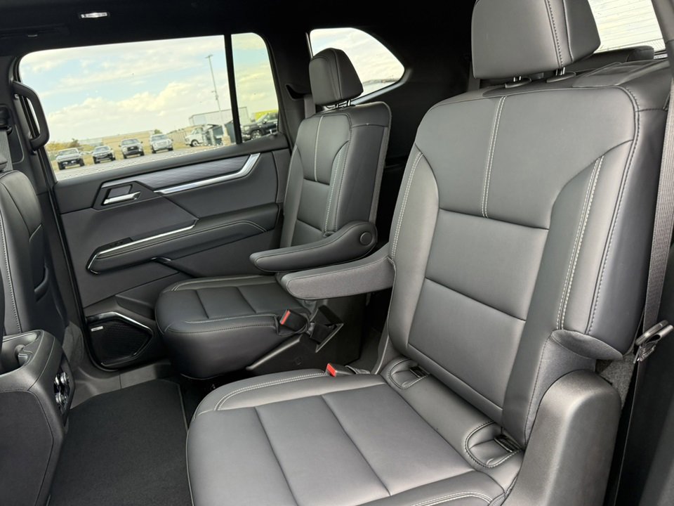 2026 GMC ACADIA - Image 32