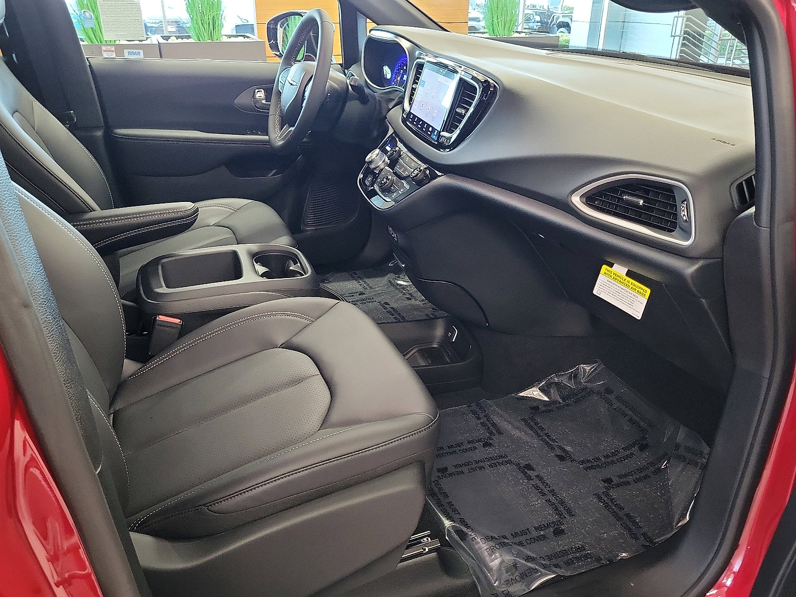 2025 Chrysler Voyager LX photo 11