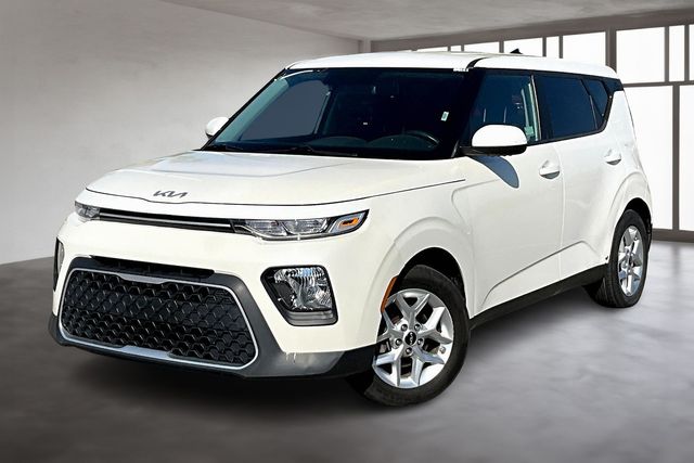 2022 Kia Soul LX photo 2