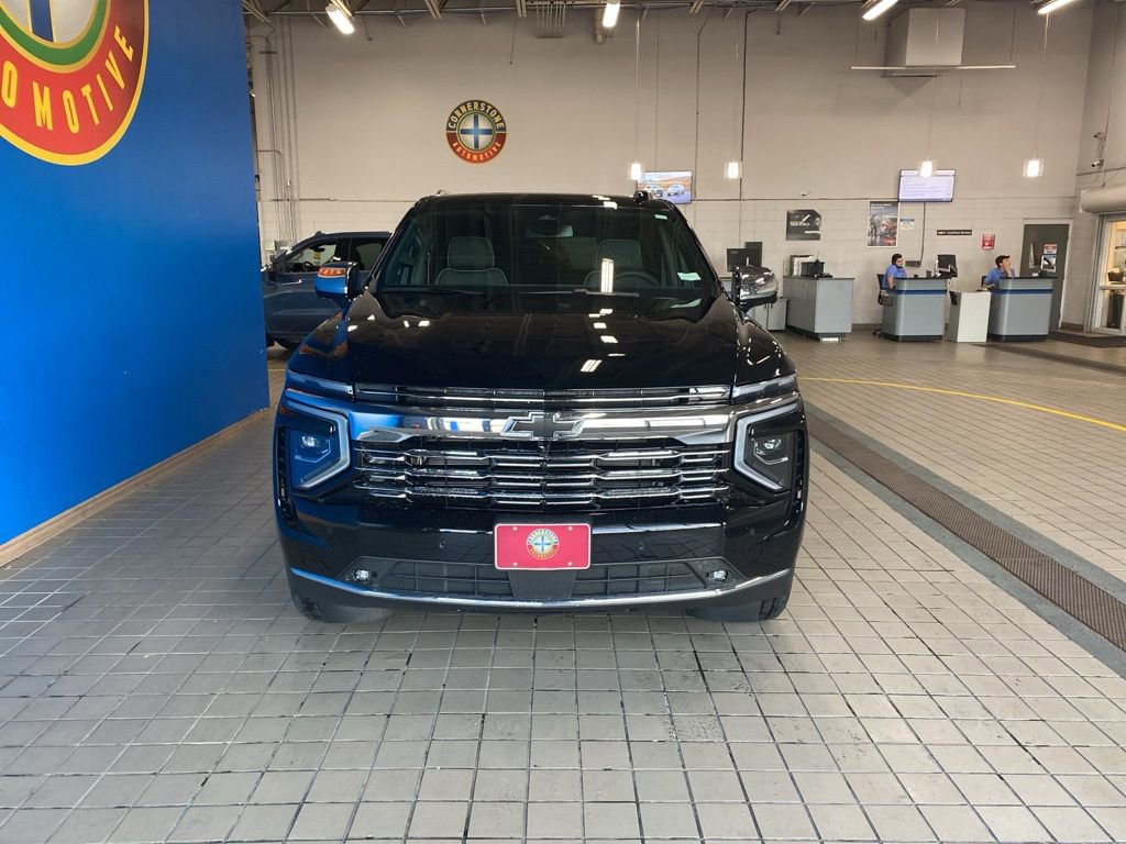 2025 Chevrolet Suburban Premier photo 8