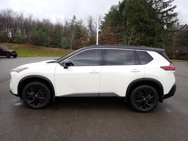 2023 Nissan Rogue SV photo 2