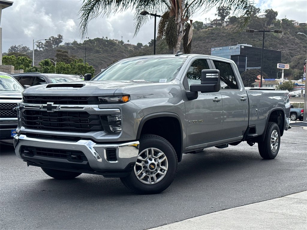 2026 Chevrolet Silverado 2500HD LT photo 2