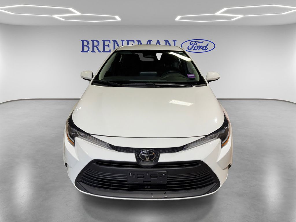 Used 2024 Toyota Corolla LE with VIN 5YFB4MDE3RP126687 for sale in Northfield, Minnesota