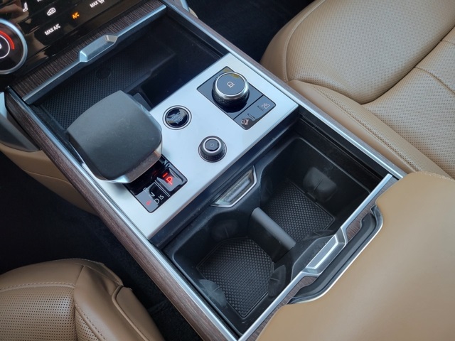 2023 Land Rover Range Rover SE photo 35