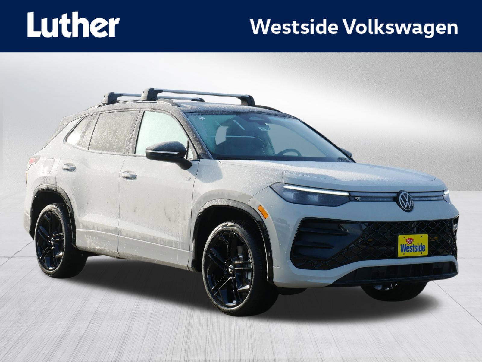 2026 Volkswagen Tiguan SE R-LINE BLACK's photo