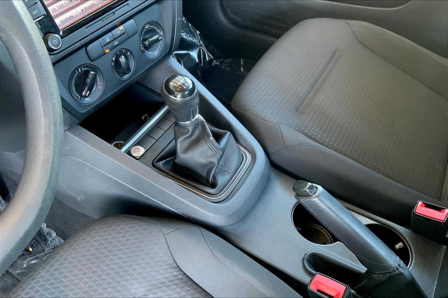 2015 Volkswagen Jetta 2.0 S photo 15