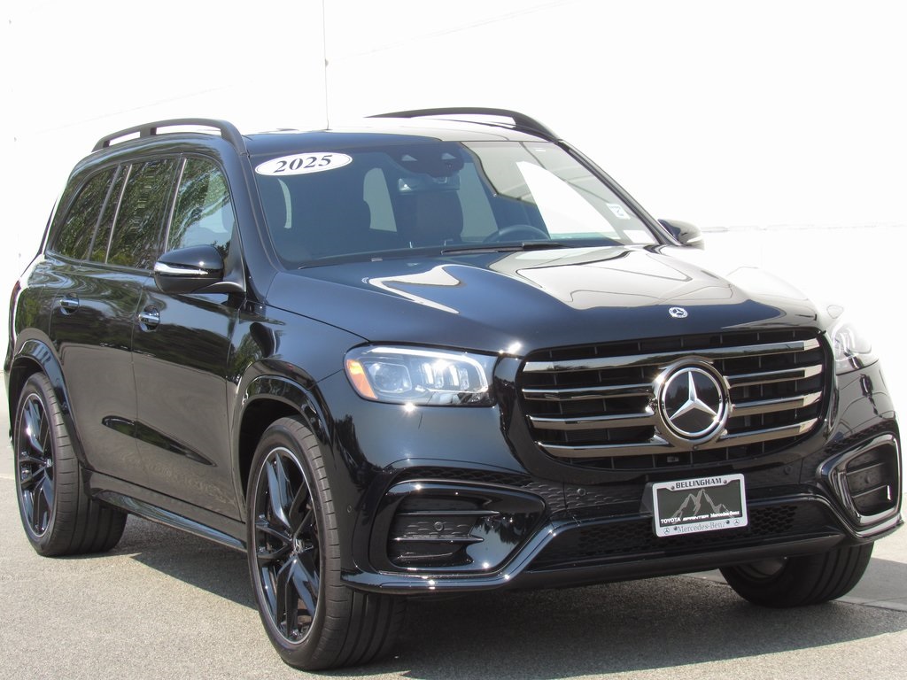 2025 Mercedes Benz GLS 450 4MATIC photo 2