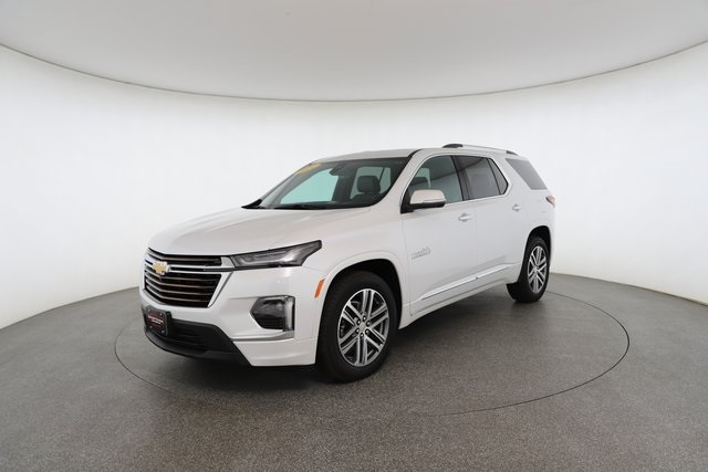 2024 Chevrolet Traverse High Country photo 2
