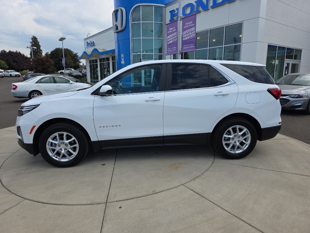 2024 Chevrolet Equinox LT photo 2