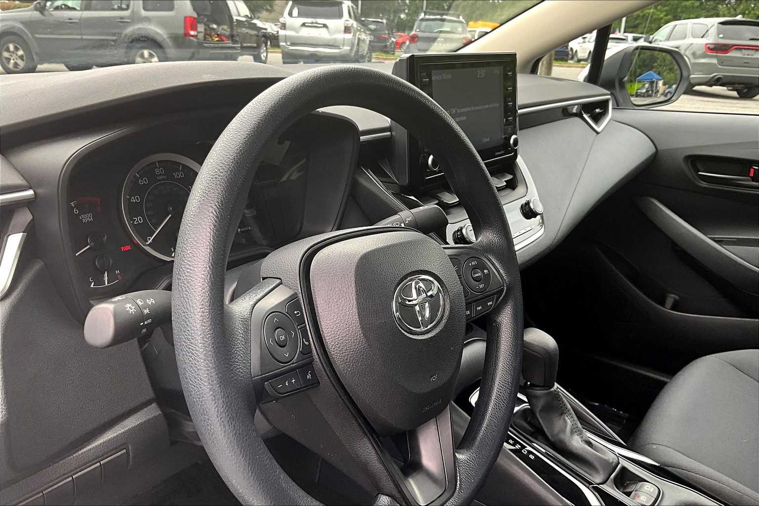 2022 Toyota Corolla LE photo 16