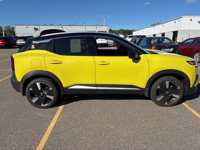2025 Nissan Kicks SR photo 4
