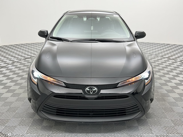 2024 Toyota Corolla LE photo 2