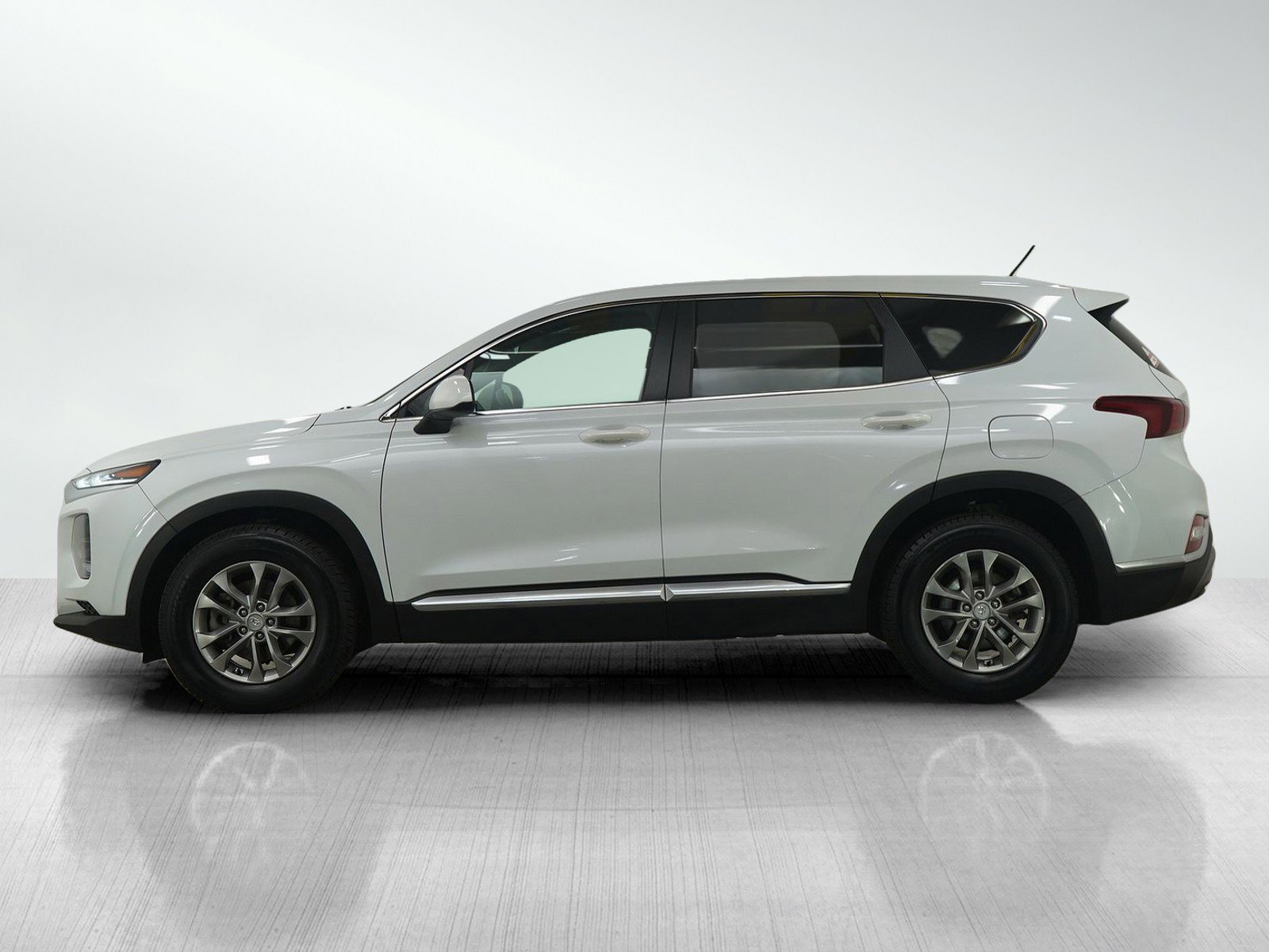 Used 2019 Hyundai Santa Fe SE with VIN 5NMS23AD5KH035917 for sale in South Saint Paul, Minnesota